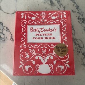 Betty Crocker's Picture Cook Book - Red